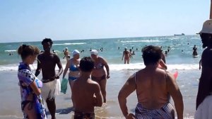 На море. Лена полюбила негра.