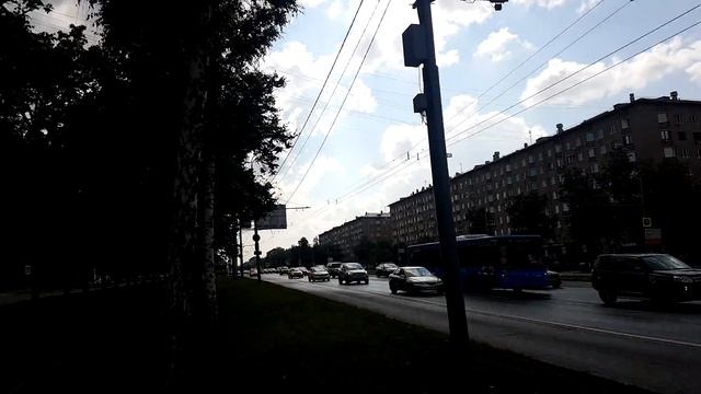 Моющая машина. Полив улиц в Москве