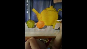Натюрморт Чайник и фрукты гуашью