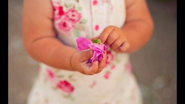 Детская фотосессия на природе. Pretty little baby. смотреть онлайн