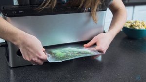 Секреты ХРАНЕНИЯ продуктов в вакуумных контейнерах и пакетах |Вакуумный упаковщик RAWMID