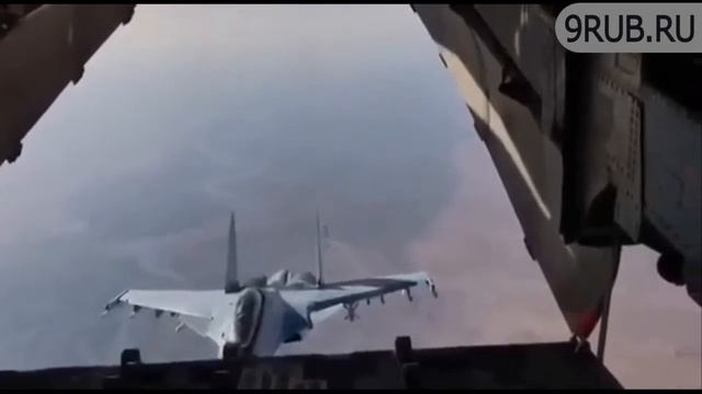 СУ 30СМ эффектно заглянул в ИЛ 76 | Мастерство наших летчиков смотреть онлайн