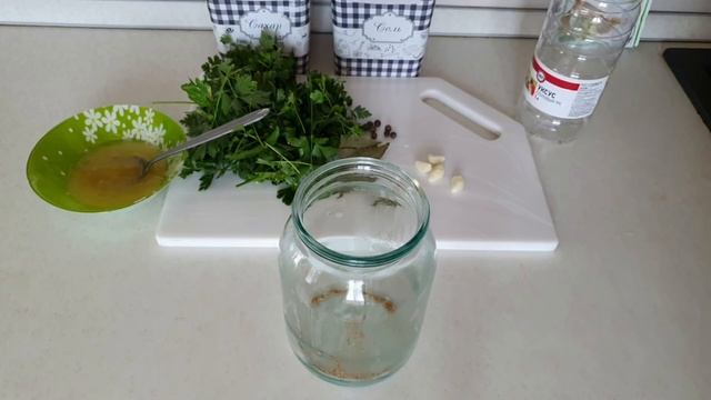 Маринованные консервированные черри на зиму в медовой заливке