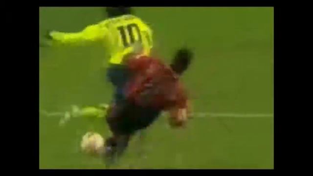 Рональдиньо   Легенда футбола и Бог финтов! смотреть онлайн