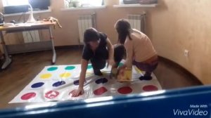 Играем в Твистер :D