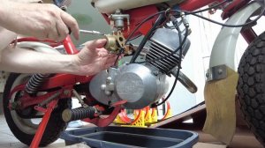 Рига - мини. Показываю то чего нет в инструкции, как снять карбюратор и поменять масло