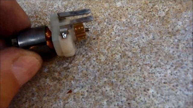 VOLVO FUEL FILLER FLAP MOTOR REPAIR..... with backup mod ! смотреть онлайн