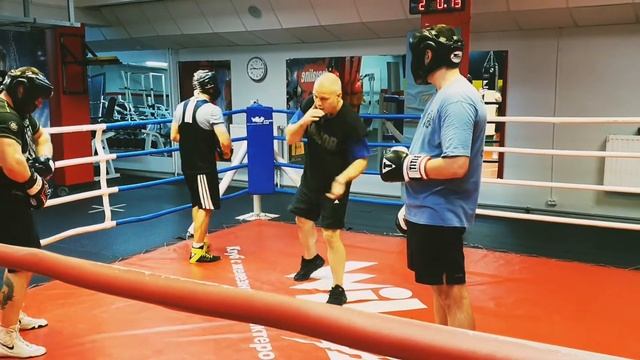 Два отвлекающих прямых - защита - основной снизу. смотреть онлайн