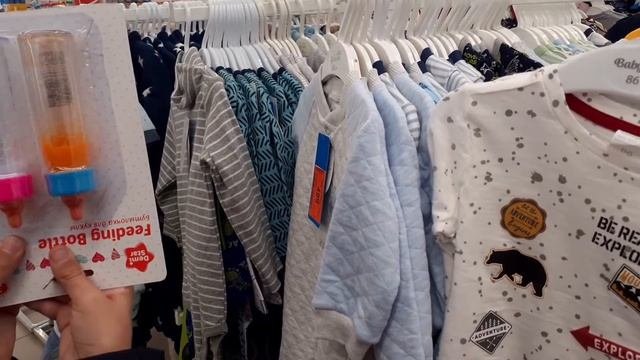 Покупка подарков детям на Новый год.