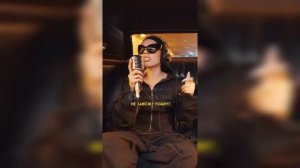 Инстасамка в первые поёт в живую хит За деньги да 😂