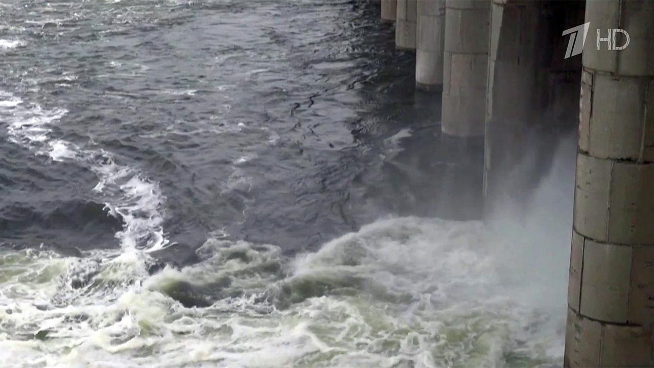 Уровень воды в Каховском водохранилище приближается к критическому