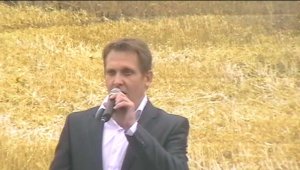 "Русское поле" - исп. Юрий Попов.