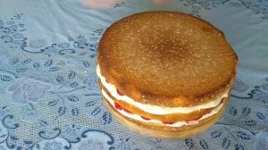 Торт Клубничное чудо.Бисквитный торт с клубникой. Простой и вкусный рецепт
