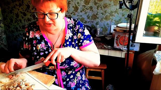 Готовим вместеКак приготовить селёдку под шубойКак пр.mp4