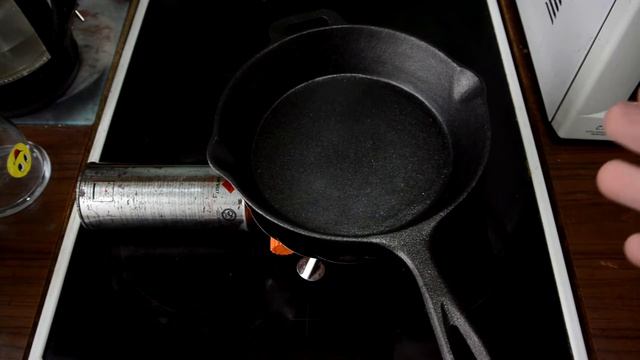 Приобрел  чугунную сковороду 22 см