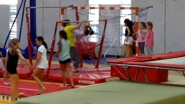 Яся гимнастика - перекладина смотреть онлайн