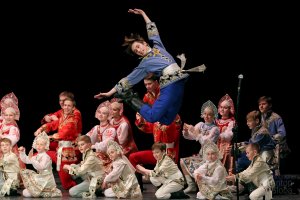 "Самоцветы", ансамбль "Школьные годы". "Gems", ensemble "School Years".