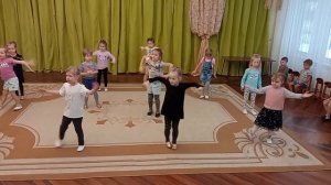 Танец матрешек. Средняя группа.