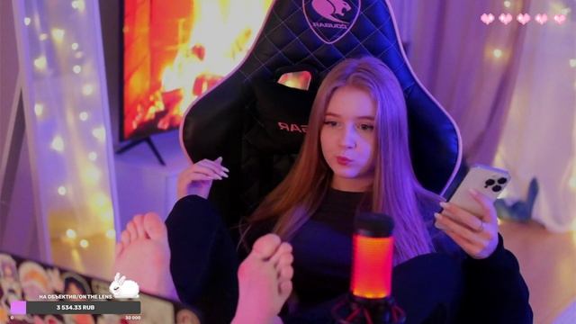 Клон гаечки показывает ножки на стриме смотреть онлайн