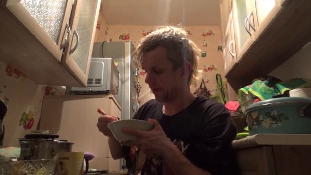 мукбанг обжор яяйка катлетка и макарошки