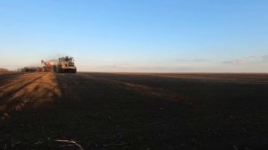 Трактор Кировец. Выезжаем на посев горчицы.