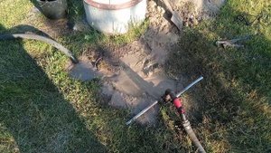 АБИССИНКА 15,5 МЕТРОВ/ЗЕРКАЛО 8 МЕТРОВ/СЛАБЫЙ НАПОР, НО ХОРОШАЯ ВОДА.