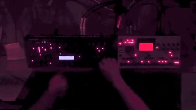 Machinedrum MKII UW+ & Virus Ti - First Jam смотреть онлайн