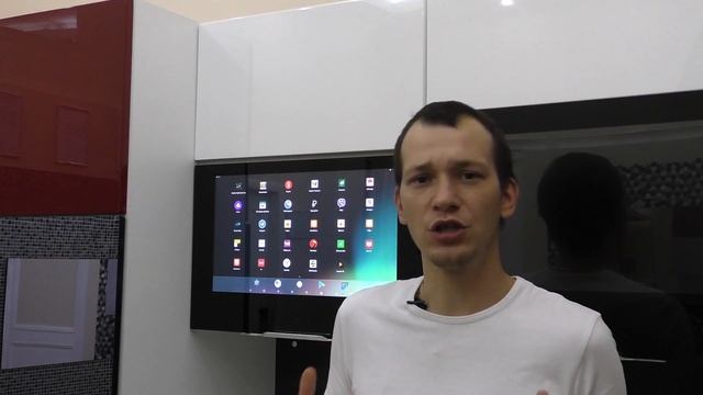 Интерактивная сенсорная панель для кухни на Android, встраиваемая вместо фасада кухни. Дизайн кухни смотреть онлайн