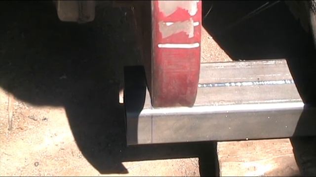 Как болгаркой ровно отрезать профильную трубу за один рез смотреть онлайн