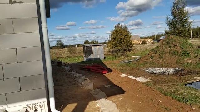 Отмостка вокруг дома при помощи профилированной мембраны planter