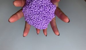 АСМР. Хрустящий и липкий пластилин. Фиолетовая липучка. Антистресс. Мнем и расслабляемся