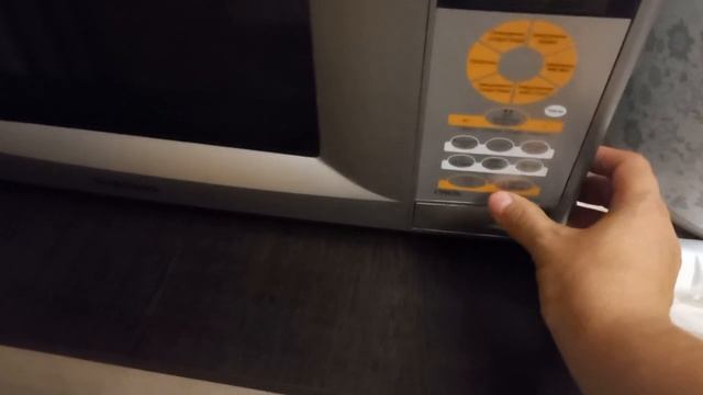 Как отстирать белые носки в микроволновке...