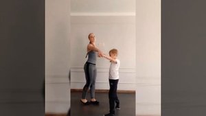 Танец "Милая мама делай, как я"