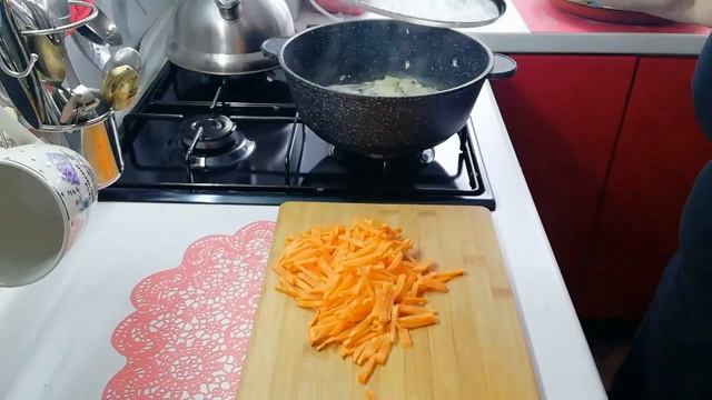 Жареная кефаль и тушёная капуста. Отличный ужин. смотреть онлайн