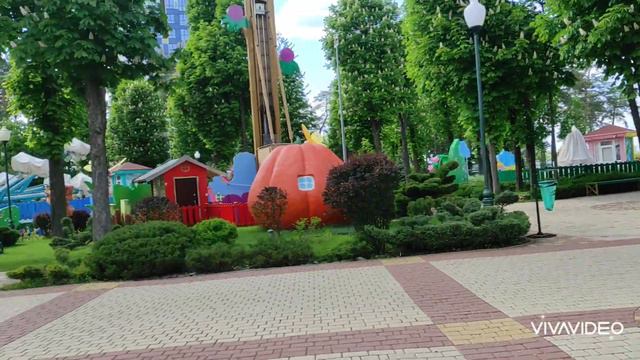 Встретили лисицу, идёт по улице нам на встречу 😀 Наш любимый парк. смотреть онлайн