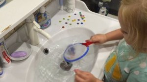 Играем в подводную рыбалку, игрушки для купания / Play underwater fishing, bath toys