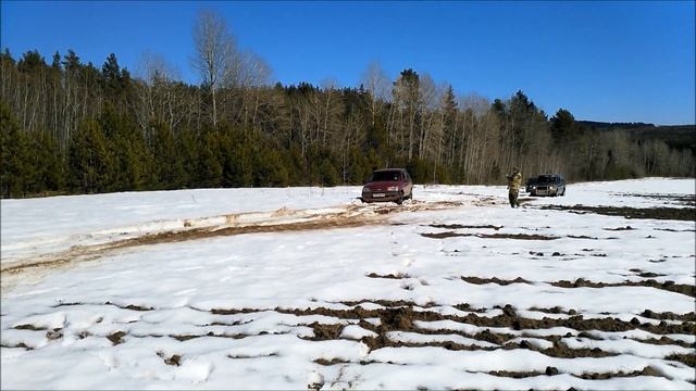 Две Нивы , Honda CR-V и Паджеро 2 пробиваем дорогу на пасеку ! Часть 1 смотреть онлайн