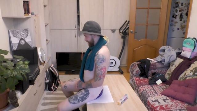 Рисую картины телом / картина попой смотреть онлайн