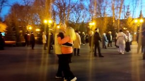 ТЫ НЕ МОЯ, ТЫ ЖЕНЩИНА ЧУЖАЯ!???/СУПЕР ПЕСНЯ И ТАНЦЫ В ПАРКЕ ГОРЬКОГО ХАРЬКОВ НОЯБРЬ 2021