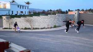 Прикольный монстр из игры "THE LAST OF US"