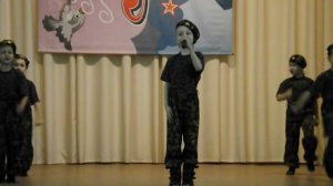 Раз, два левый, мы шагаем смело МБДОУ 119.AVI