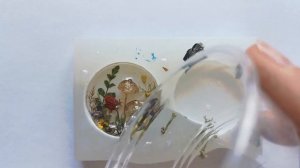 Кулон из эпоксидной смолы. Лесной кулон с грибочками, ягодкой и мхом! Для начинающих и не только!