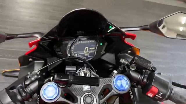Мотоцикл спортбайк Honda CBR250RR рама MC51 Super Sports порт USB красный черный белый серебристый