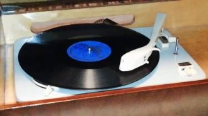 Дядя Ваня, Клавдия Шульженко.