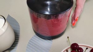 МОЛОЧНЫЙ КОКТЕЙЛЬ С ВИШНЕЙ, ВИШНЕВЫЙ СМУЗИ