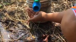 4 Качаем воду при помощи бочки и пластиковых труб с низу в верх без насоса и электричества