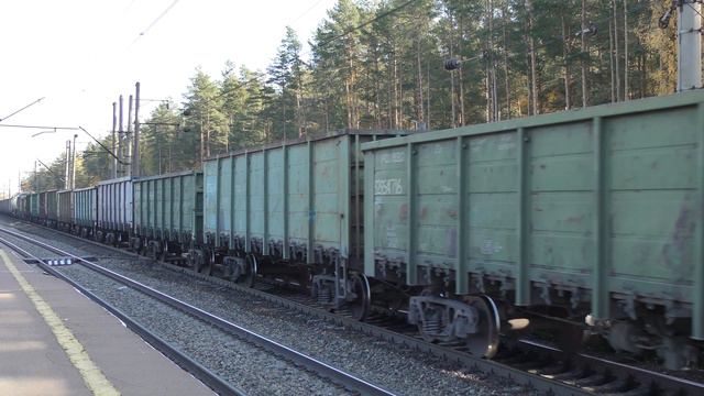 Электровоз ВЛ80С-2712 с грузовым поездом смотреть онлайн