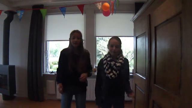 Sieneke & Lieneke singing : you and me смотреть онлайн