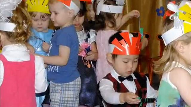 Весенняя полянка. 8 марта. младшая группа смотреть онлайн