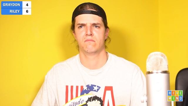 Guess the 2 Songs Playing at the Same Time смотреть онлайн